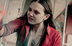 byalienpandorum:  Her thing is neuroelectric interfacing, telekinesis, mental manipulation.