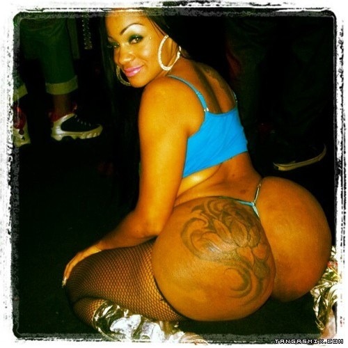 alliwantisbuttandbooty:  Follow!!! One and only alliwantisbuttandbooty.tumblr.com/ 