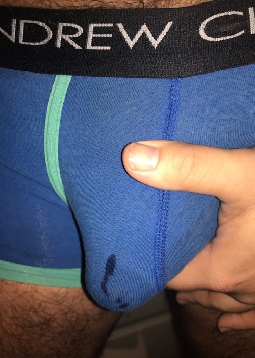 Horny morning, pre cum was leaking through my jeans.