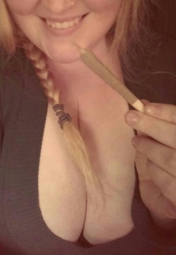 alice-is-wet:  Smoke time, woot-woooooooot!    xoxo Alice