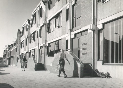 germanpostwarmodern:Office Building of “Gemeentelijk Sociale Diensten” (1972-75) in Leeuwarden, the 