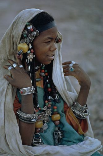 sartorialadventure:Berbers or Amazighs (Berber: ⵉⵎⴰⵣⵉⵖⵏ Imaziɣen; singular: ⴰⵎⴰⵣⵉⵖ Amaziɣ / Amazigh)