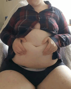 thiccerywitch:just got a lil pudgy 💅🏻 porn pictures