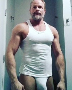 DILF MUSCLE PIG