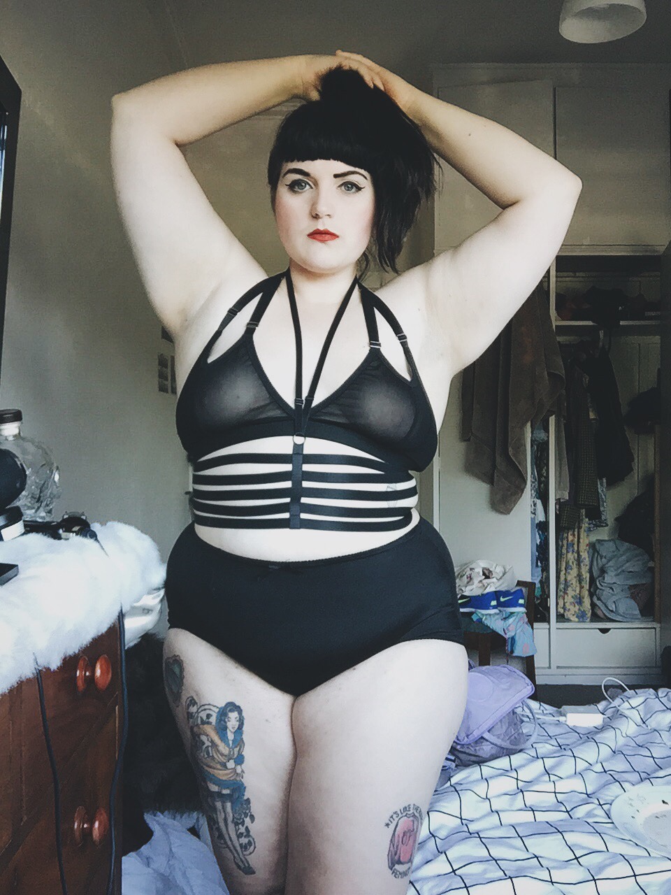 femmenatic:  Wearing hopelesslingerie&rsquo;s Eva harness and Lucy bralette.