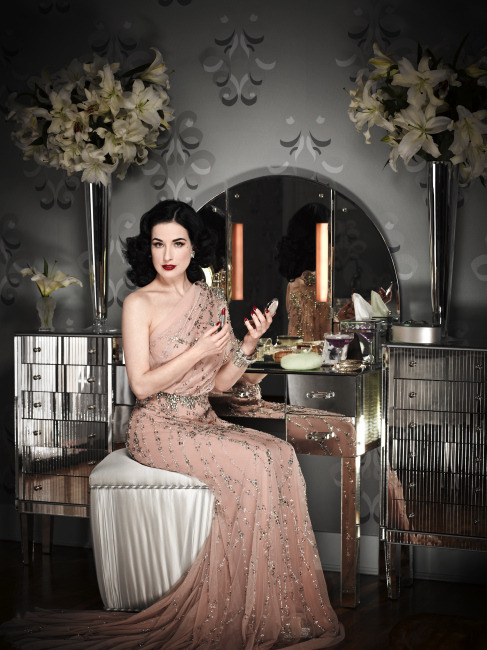 coutureatelier:Dita von Teese for InStyle magazinePhotos by Douglas Friedman