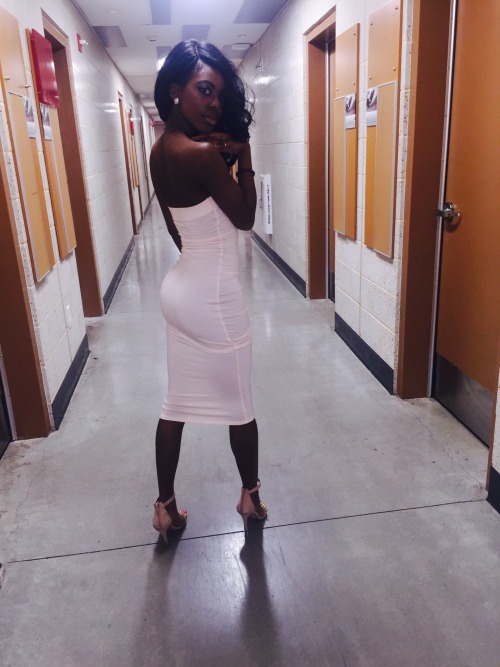 smokah0ntas:  It’s my 22nd birthday 💅🏾💅🏾💅🏾
