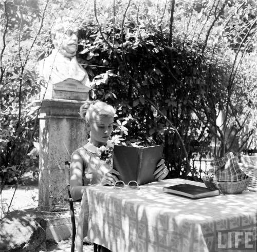 Trudi Germi studying in Italy(Jack Birns. 1950)