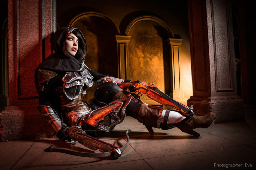 cosplayblog:   Demon Hunter from Diablo 3   Cosplayer: Freia Raven  Photographer: Eva [FB | VK]  Assistants: Ragnaradi Yoko Omi [TM | VK] Arienai Ten 