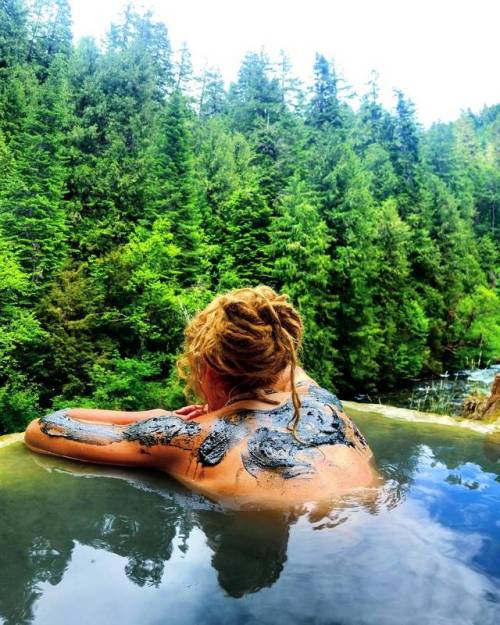 slackmonkWelcome to Oregon!  #balance #nature #power #wilderness #remote #umpquahotsprings #ore