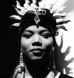 vintagesalt:  Queen Latifah, 1991. 