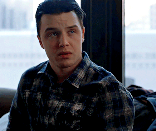 NOEL FISHER As MICKEY MILKOVICH ╰┈➤ SHAMELESS SEASON 4