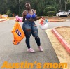 Porn photo leque4:Well Austin’s mom could get