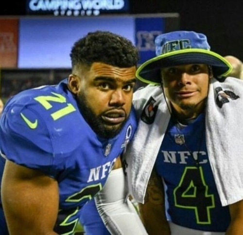 jerseyguysexposed2:  bosetop:  xemsays:  xemsays:  they are so cute together, arent they? BROMANCE between Ezekiel Elliott & Dak Prescott   points  Lmaoo I really love tumblr they really dropped that pic like bloop