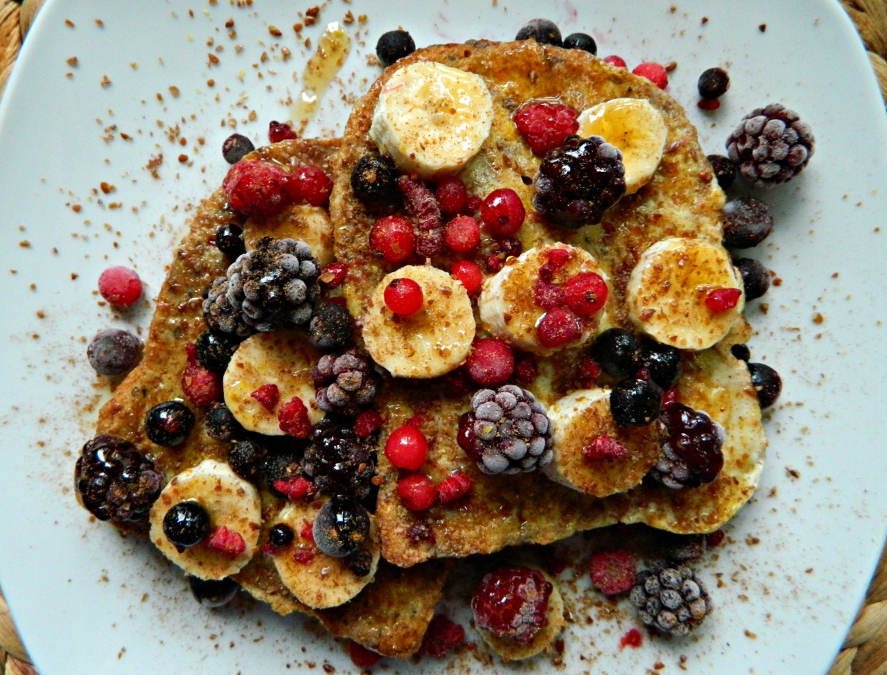 seedsnsmiles:  Vegan wholewheat cinnamon French toast with banana slices, mixed frozen