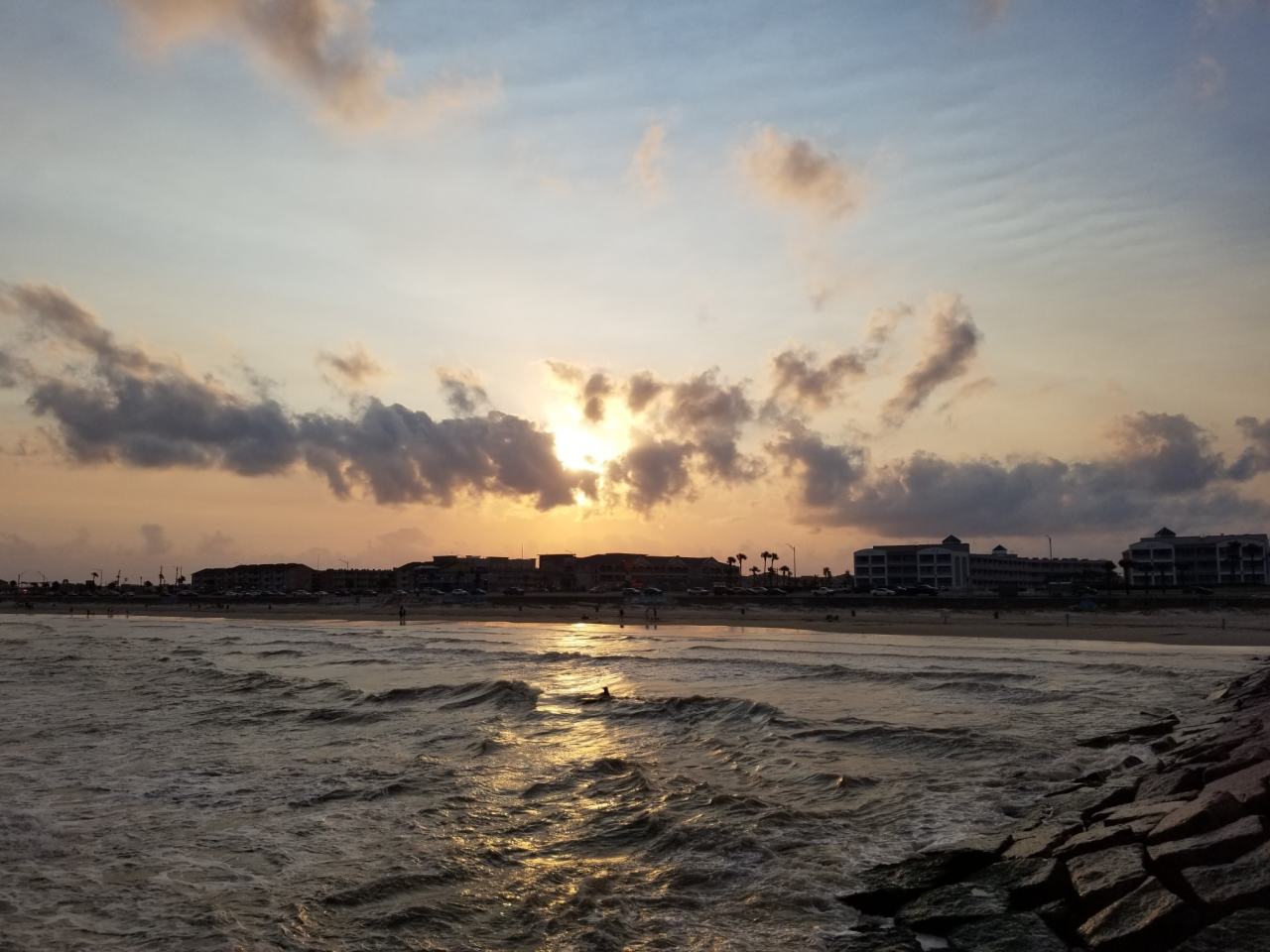 Still have time to get to our Observation deck and see an amazing Galveston Sunset!! #61stpier #sunset #lovegalveston #galvestonchamber https://ift.tt/2uL3pHv #61stpier#Galveston#TX#Texas#Gulfofmexico#fishing#pier#pierlife#dock