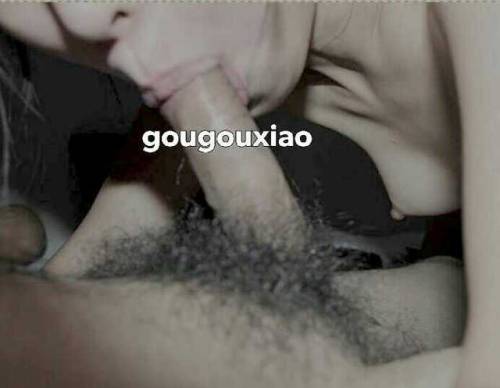 gougouxiao:最喜欢的事就是被主人操醒~然后清理干净主人满是精液和淫水的鸡巴~被舔硬的鸡巴再狠狠的干一顿~