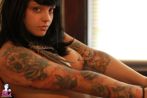 girls-tats-n-stuff:  Radeo - Tune Your Stations porn pictures