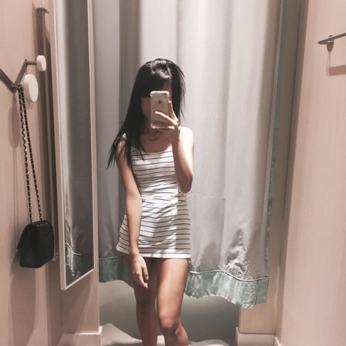 chaelimmylim:cutiesggirlss:You can tell just how tight she is!This is the kind of influence influenc