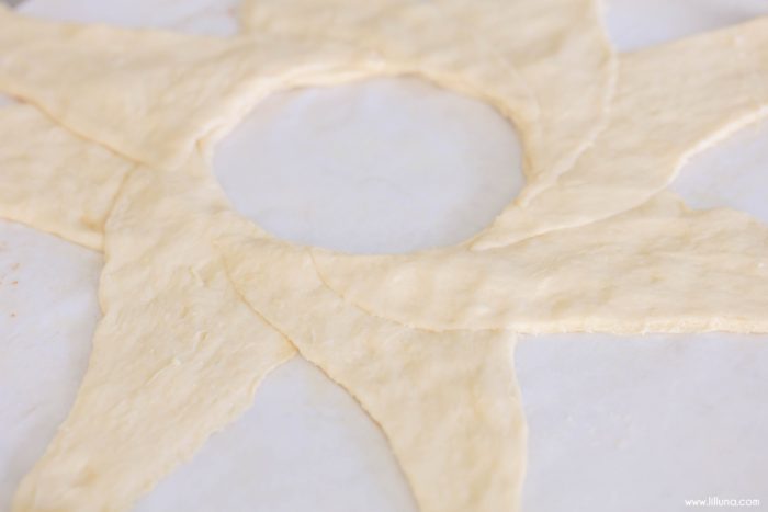 foodffs:  Breakfast Ring Really nice recipes. Every hour. Show me what you cooked!