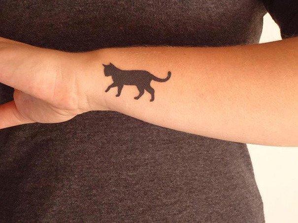 awesome-picz:  Minimalistic Cat Tattoos For Cat Lovers 