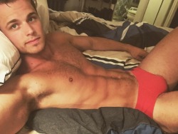 underlads: The hottest guys in their underwear