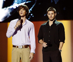 ltleflrt:  out-in-the-open: J2 at WB Upfront in 2005 vs J2 at CW Upfront in 201712 years! Wow, they’ve upped their fashion game.  Like, a LOT.