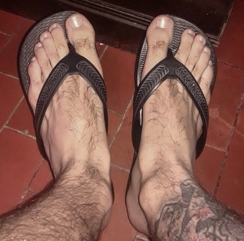 hairybarefootmen: Nice and hairy