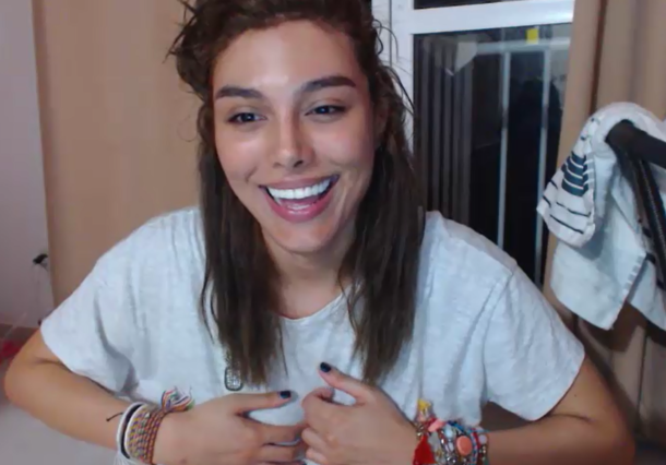 darkpotatoslayer:  Who. Is she. Shes so girl next door cute.