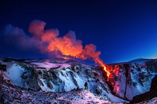 nubbsgalore:photos of a volcanic eruption and lavafall at fimmvorduhals, east of glacier eyjafjallaj