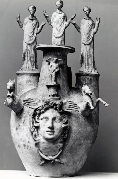 romegreeceart:Askos with gorgoneion and Eros* late 4th century BCE / 3rd century BCE* Cumaea* Britis