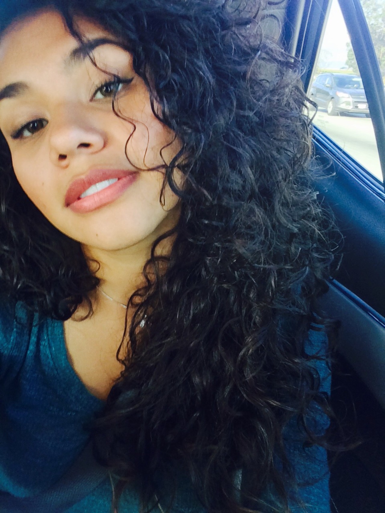 acceptance-is-the-first-step:  I love my curls! 💗   😍