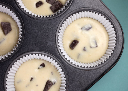 do-not-touch-my-food:Chocolate Chunk Muffins