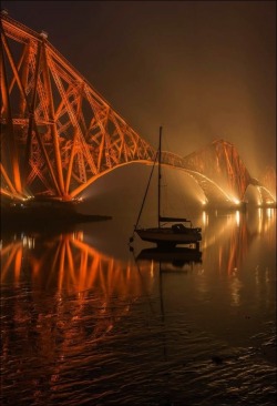 crescentmoon06:    Brilliant pic of the #ForthBridge.