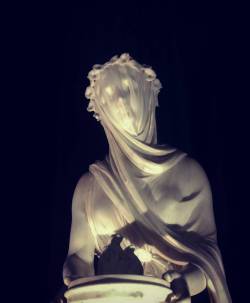 littlepennydreadful:  One of my favorite sculptures at the Chatsworth House, “The Veiled Vestal Virgin” by Raffaelle  Monti, 1847 it depicts a Veiled Virgin that was dedicated to watch over the fires of the goddess Vesta.    