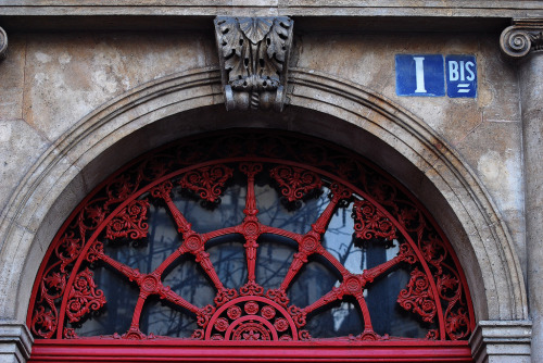 un-monde-de-papier: Détail de la façade du 1 bis, boulevard des Italiens, à Par