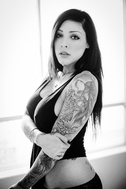 tattooedladiesmetal:  Chelsey Mac