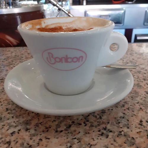 Visita al Campo Santo ✝️ 😇 🙏, cappuccino cannellato 🥛 da Paul #BonBon
#9Marzo2023🗓
https://www.instagram.com/p/CpkU6feNKot/?igshid=NGJjMDIxMWI=