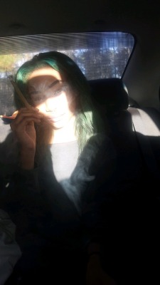 emerald-nymph-princess:  Earlier 4:20 hotbox