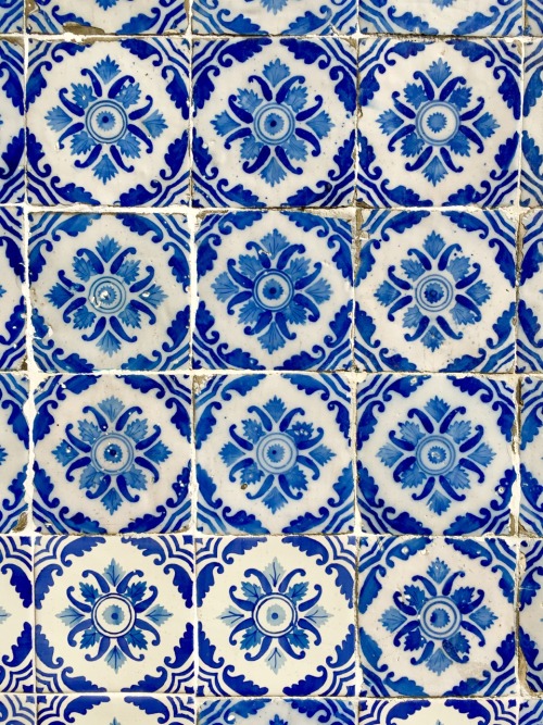 travelingcolors - Portuguese azulejo (by Nacho Coca)Follow me...