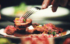 bottomsharminator-deactivated20:  Hannibal + food porn 