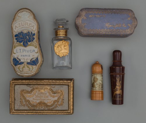 cair–paravel:Perfume bottles, 1900s-1920s.