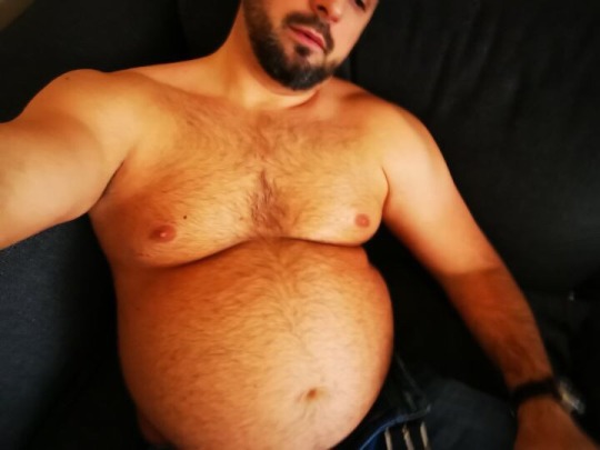 keepembloated: hawaiianbeef:    So round! 