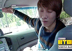 Could u imagine sitting in the back seat and him just having a conversation with you like this. /dies/