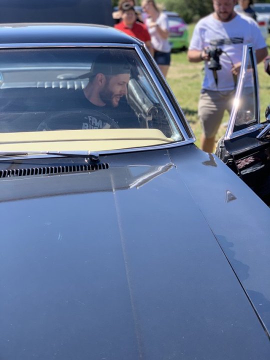 fandomismyspirit:  Jensen at FBBC with Impalas📷 adult photos