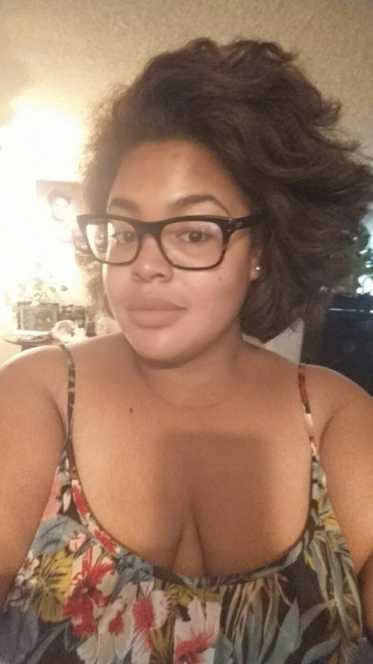 theladyinthestripeddress:  Meeeeeeeeee