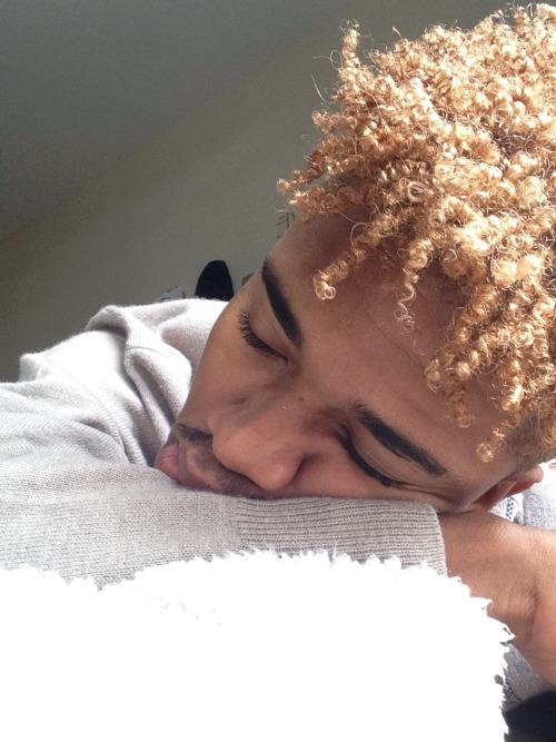 yungndpsycho:egotisticalgold:Bbyboy  Papi