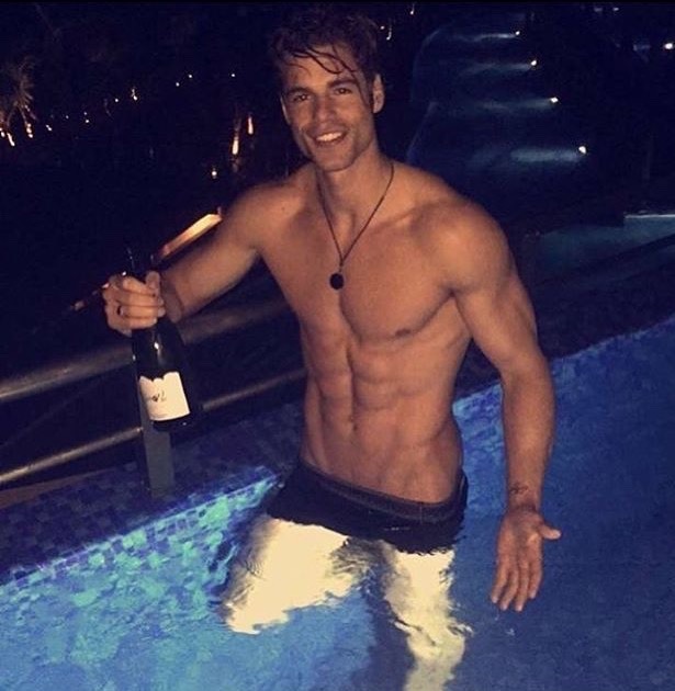 hotmaleunderwear:  hotmaleunderwear.tumblr.com 