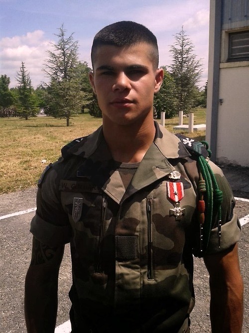 ksufraternitybrother:  Cute! KSU-Frat Guy:  Over 30,000 followers . More than 19,000