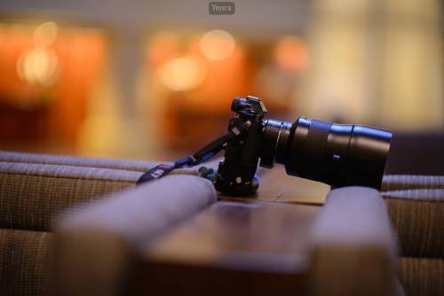 $4,500 lens I borrowed for a minute on Sunday: Zeiss Otis 1.4/85mm (here on his camera). Anchor heav